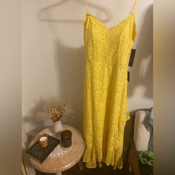 NWT- LULUS ONE WISH YELLOW LACE MIDI DRESS SMALL NWT- HARD TO FIND! - Picture 3 of 5